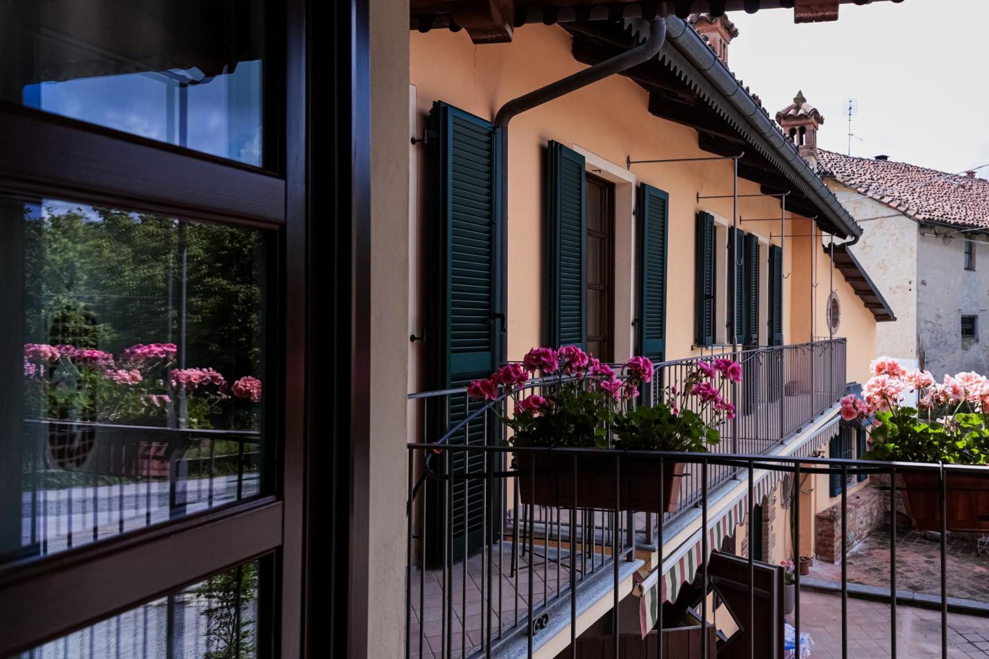 La Cantinella Country House La Morra Exterior photo