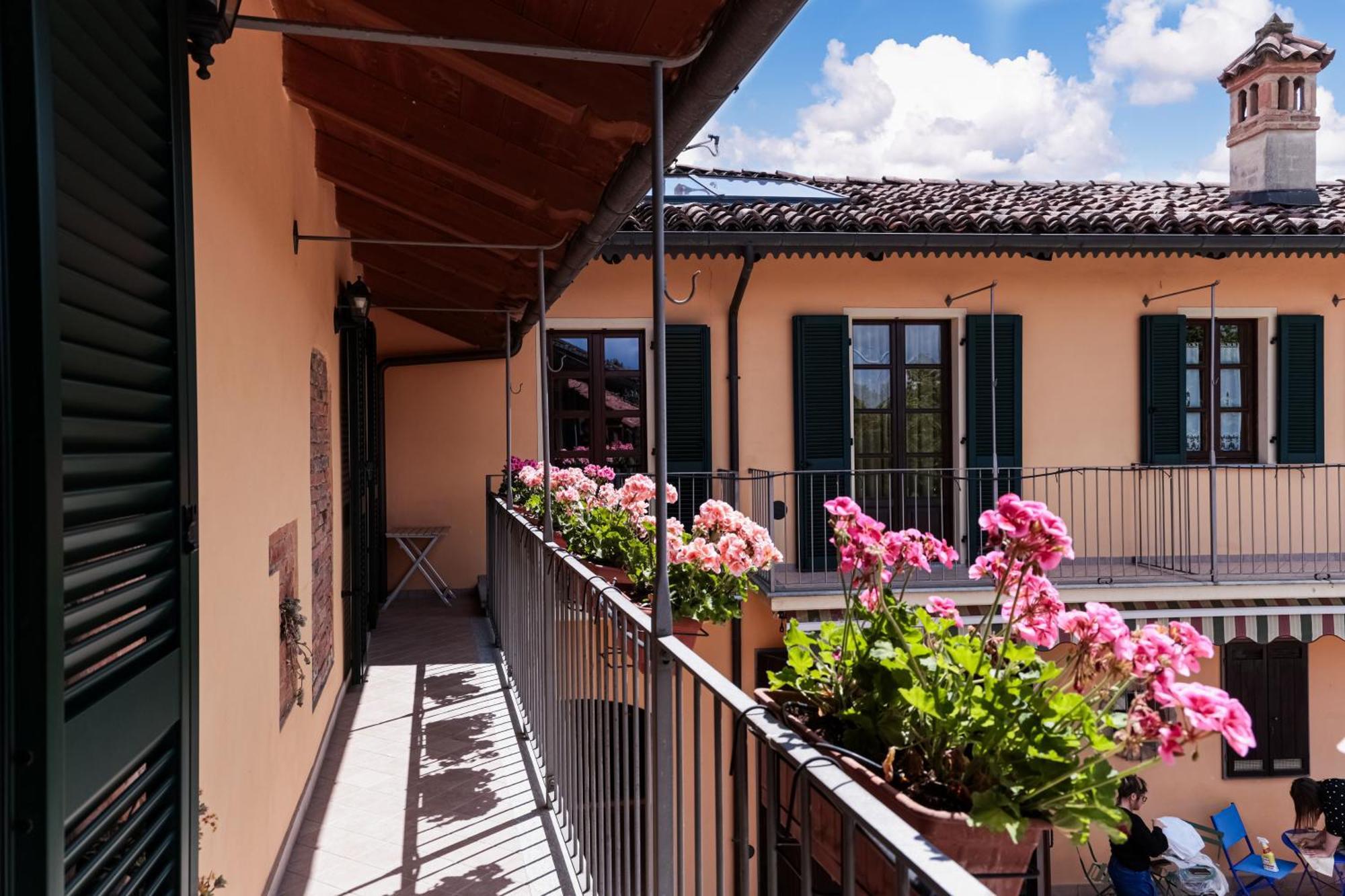 La Cantinella Country House La Morra Exterior photo